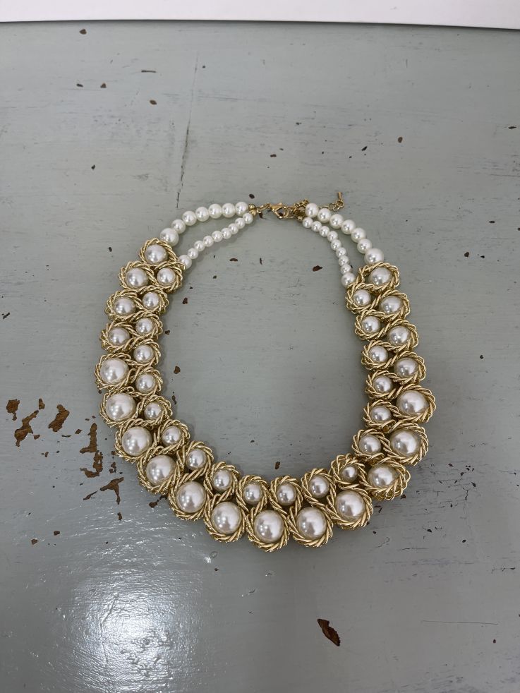 Colgante babero perlas