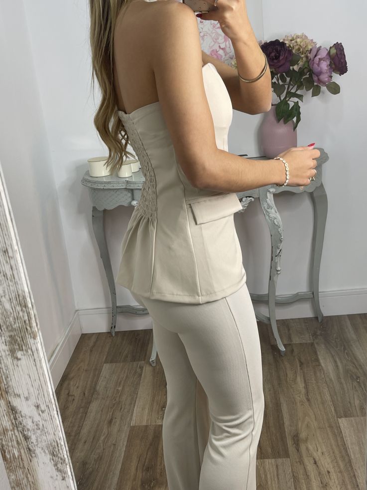 Corpiño beige escote corazón