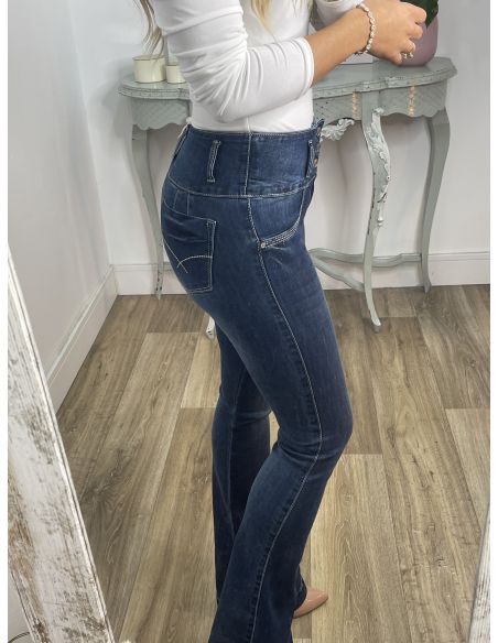 Jeans USA oscuros tres botones