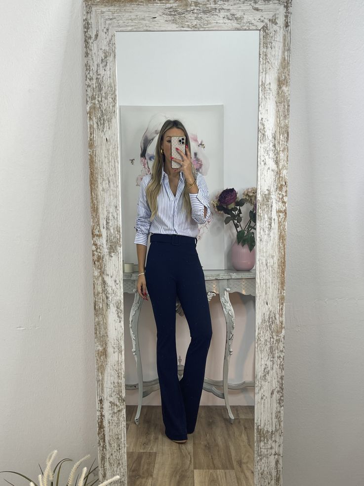 Camisa rayas blanca y azul básica