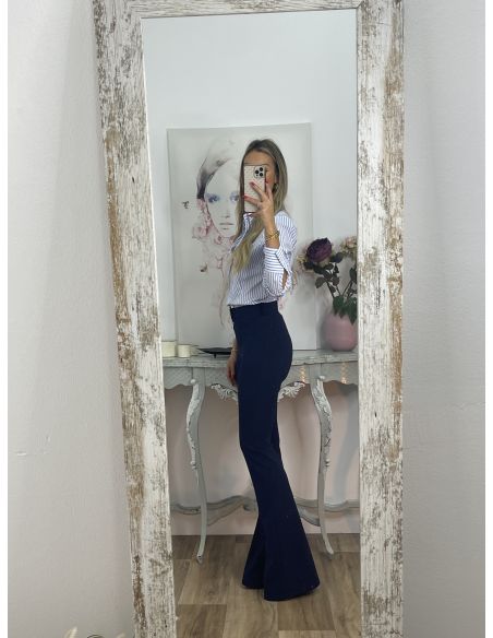 Camisa rayas blanca y azul básica