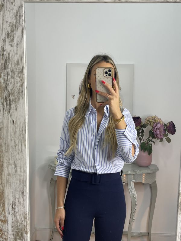 Camisa rayas blanca y azul básica