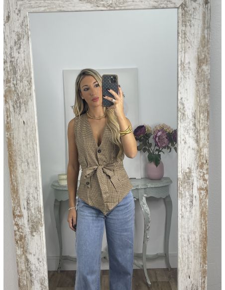 Chaleco Calé de cuadros camel