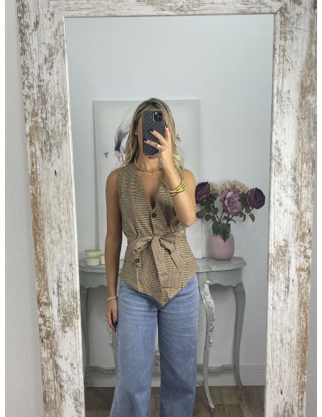 Chaleco Calé de cuadros camel