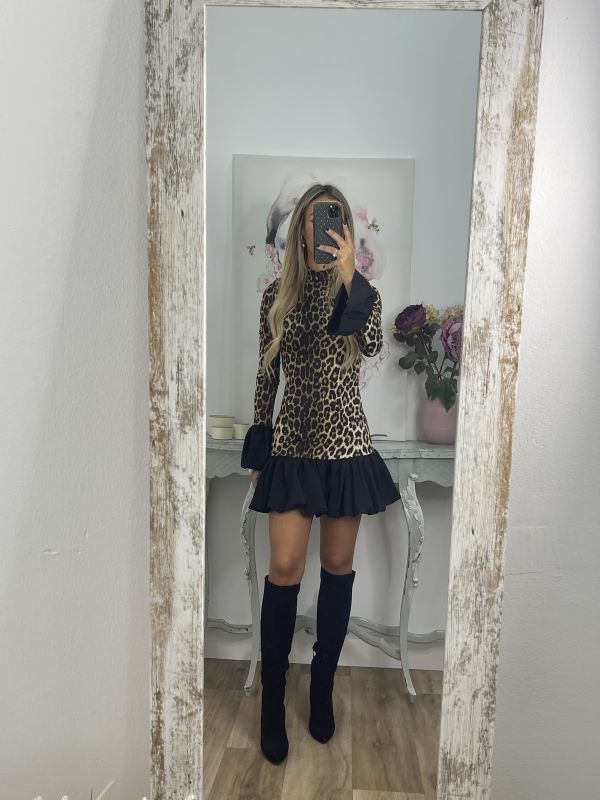 Vestido leopardo con volante negro