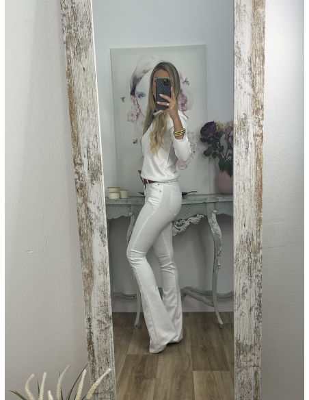Jeans campanas de tiro bajo blanco