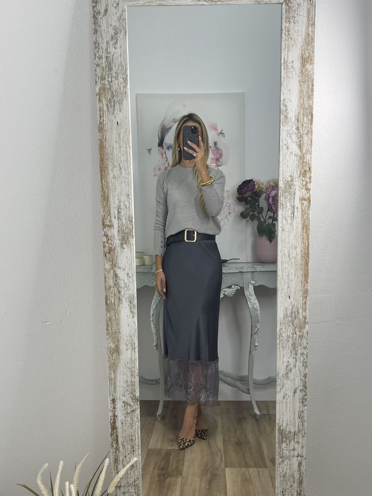 Jersey gris claro basic con botones en el puño