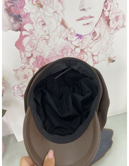 Gorra marrón combinada