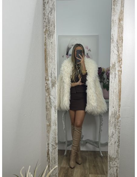 Conjunto de chaqueta y minifalda marrón