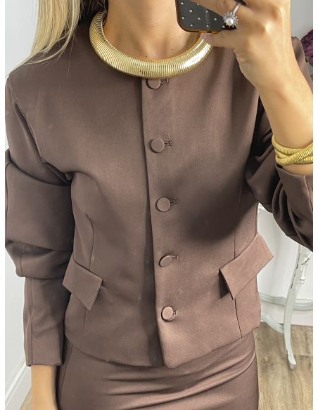 Conjunto de chaqueta y minifalda marrón