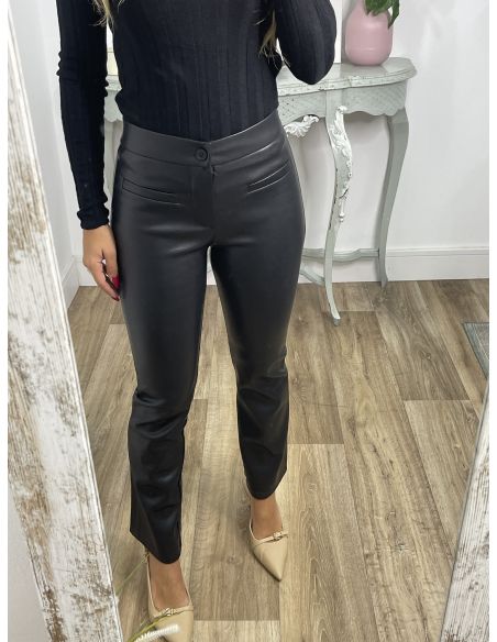 Pantalón polipiel negro capri