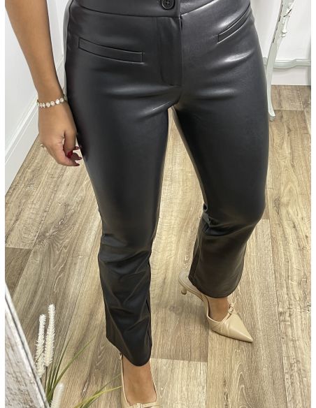 Pantalón polipiel negro capri
