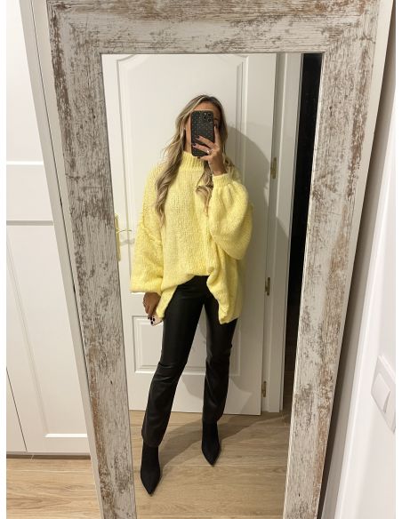 Pantalón polipiel negro capri