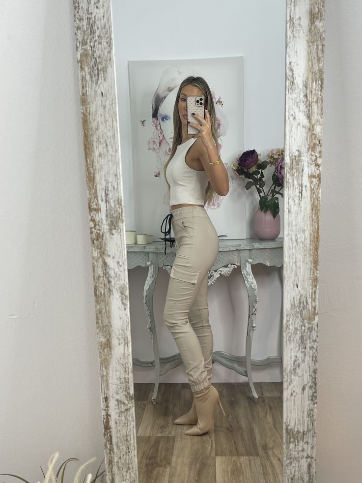 Pantalón cargo beige Pantalón cargo beige