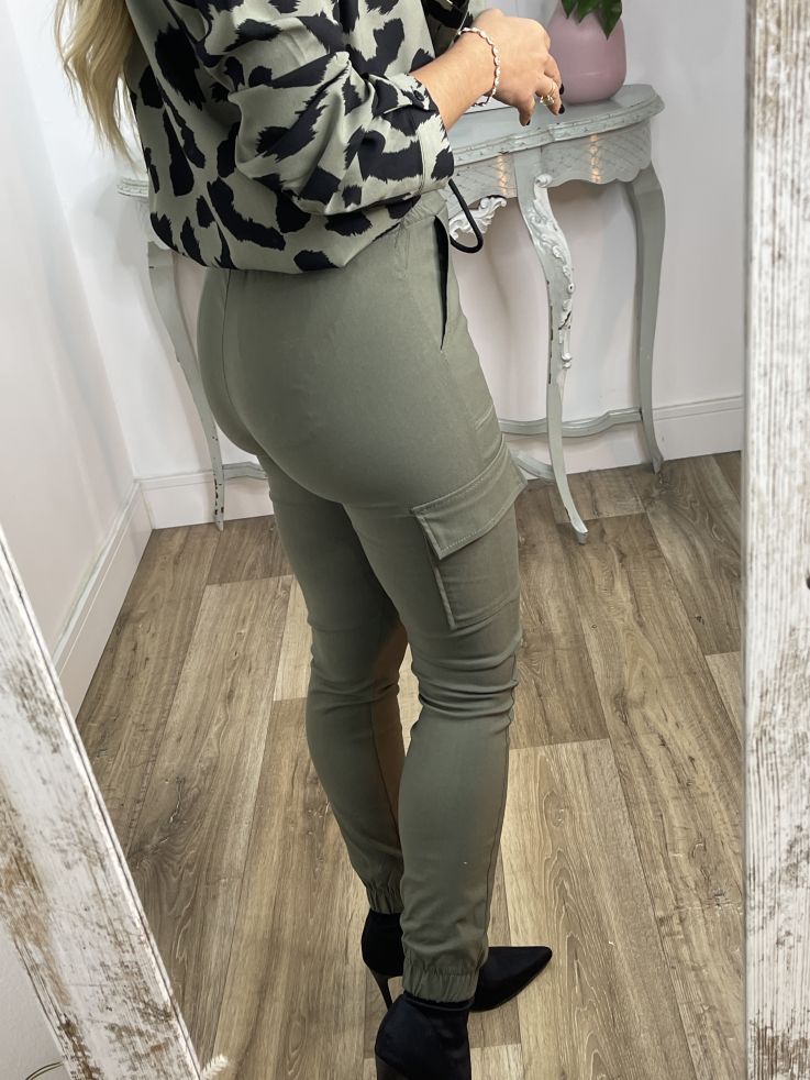 Pantalón cargo verde