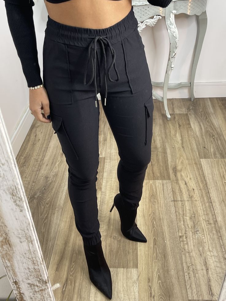 Pantalón cargo negro