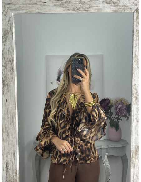 Colgante dorado tres hojas