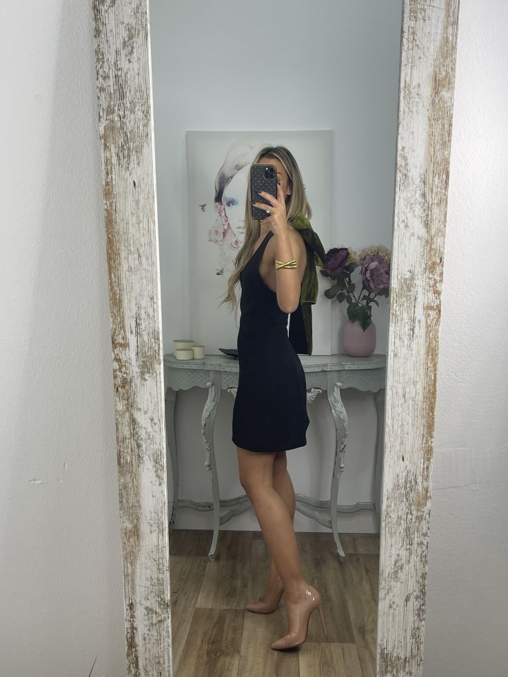 Vestido negro lazo terciopelo verde