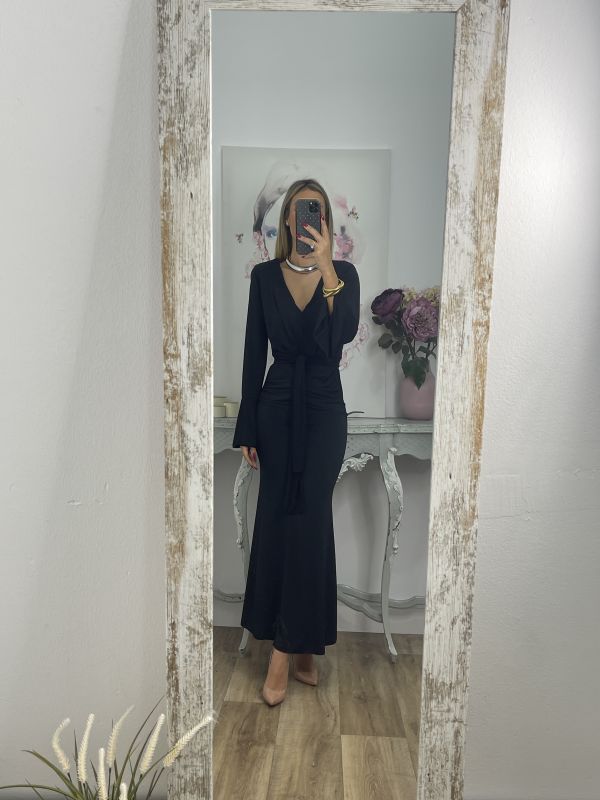 Vestido volantes en las mangas negro