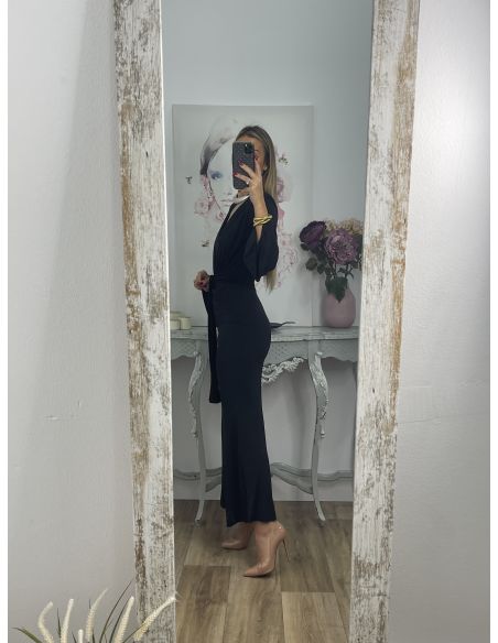 Vestido volantes en las mangas negro