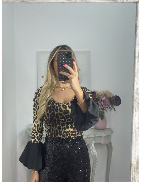 Camiseta print volante abullonado