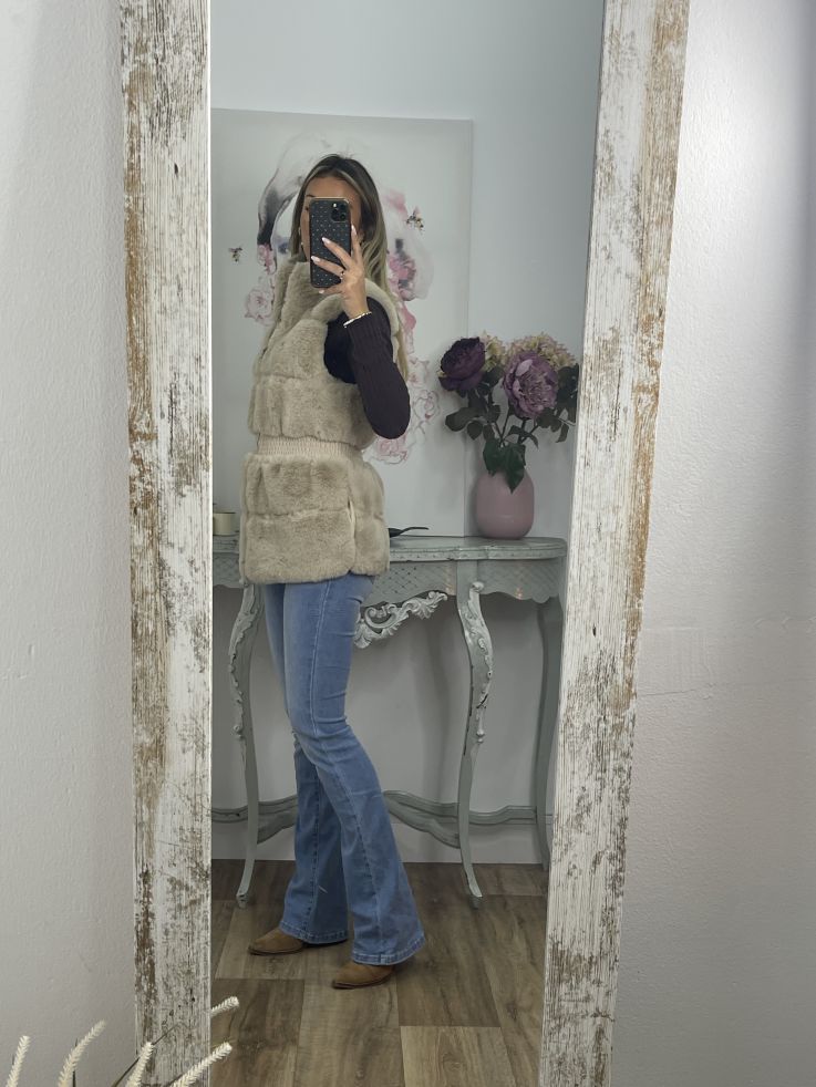 Chaleco beige con frunce en la cintura