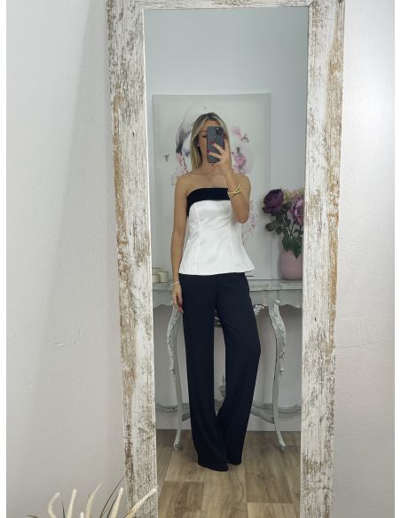 Top blanco con lazo terciopelo negro