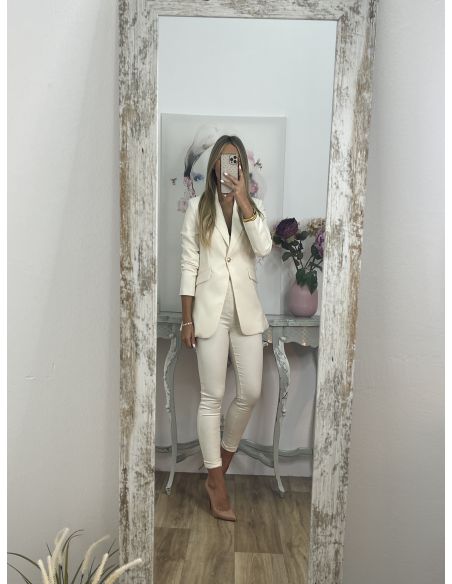 Chaqueta entallada hueso