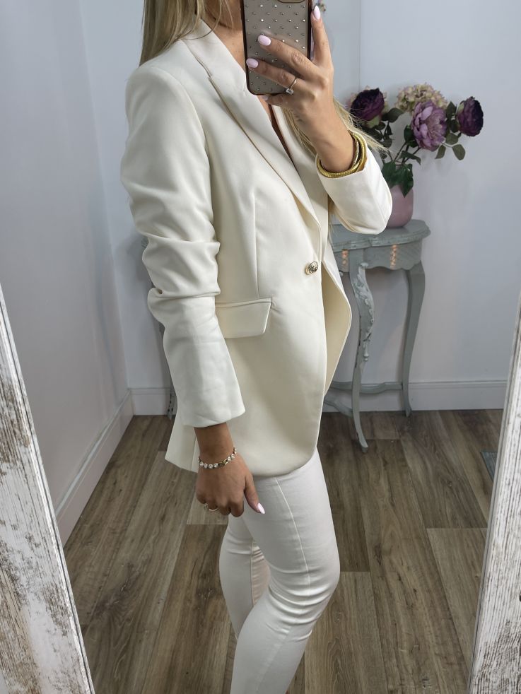 Chaqueta entallada hueso