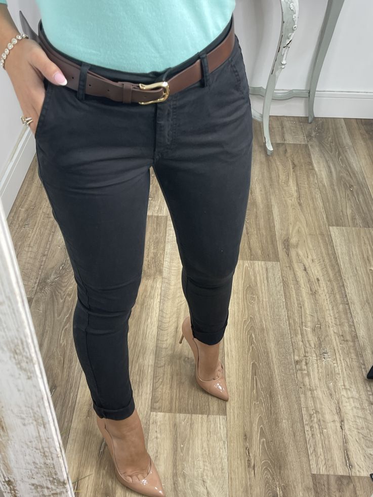 Pantalón Ingrid negro con cinturón