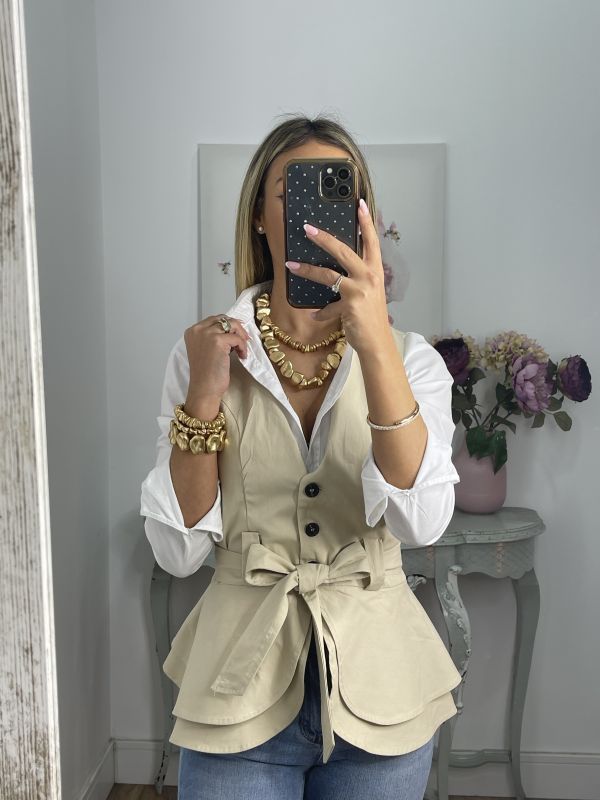 Chaleco Peplum abotonado beige