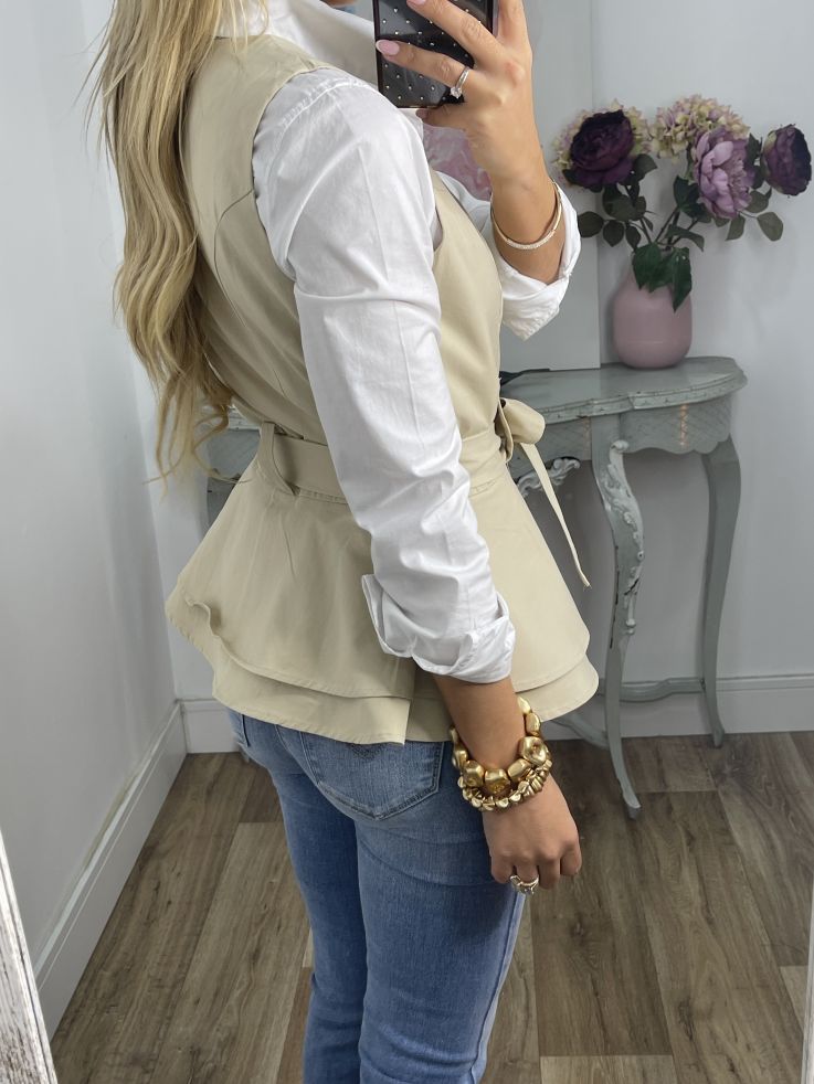 Chaleco Peplum abotonado beige