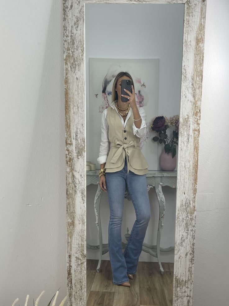 Chaleco Peplum abotonado beige