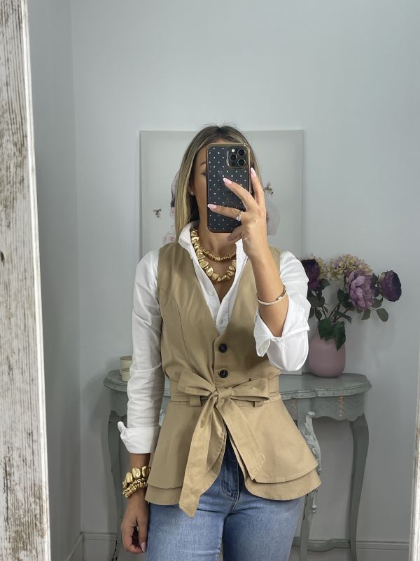 Chaleco Peplum abotonado camel