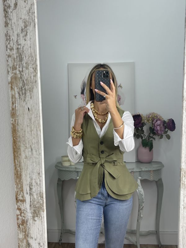 Chaleco Peplum abotonado verde