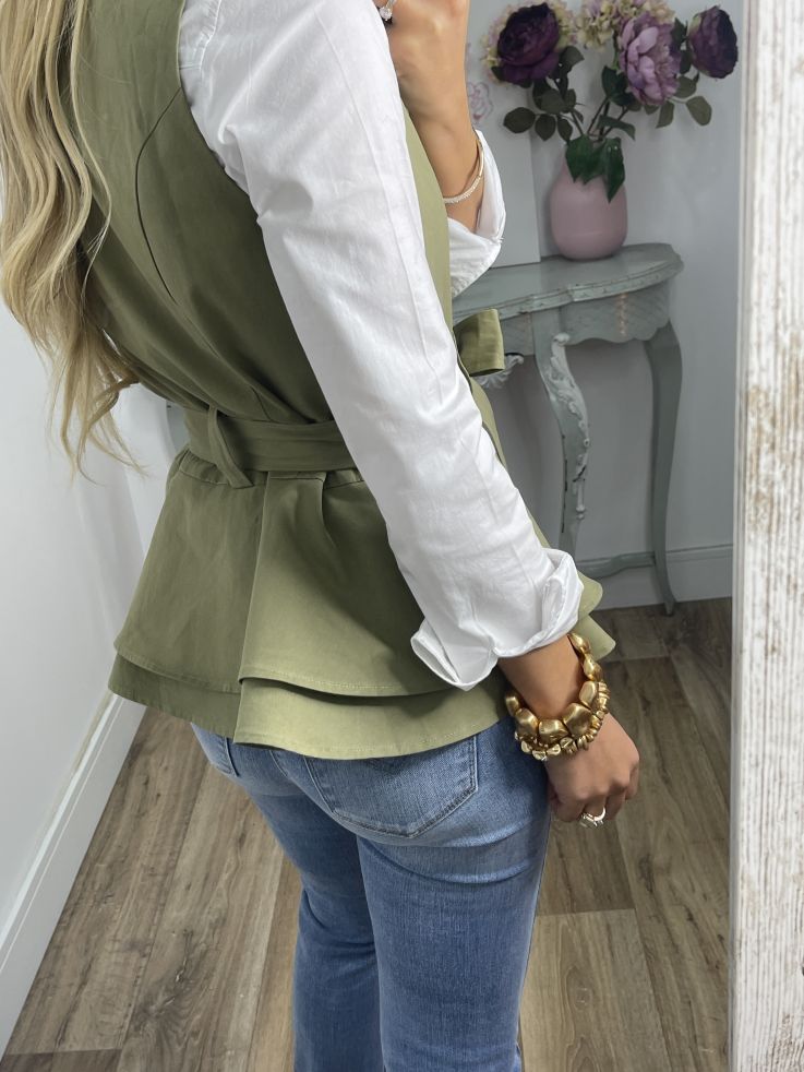 Chaleco Peplum abotonado verde