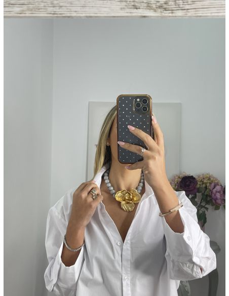 Colgante de bolas gris con flor dorada