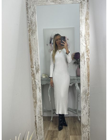 Vestido blanco de punto con ribete negro