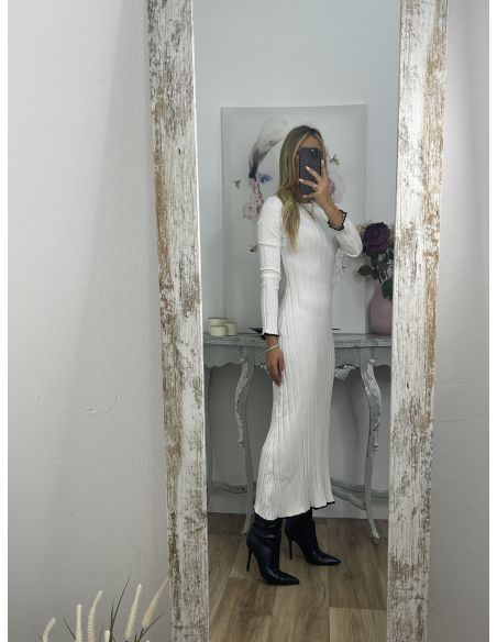 Vestido blanco de punto con ribete negro