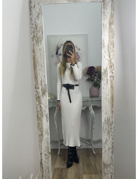 Vestido blanco de punto con ribete negro