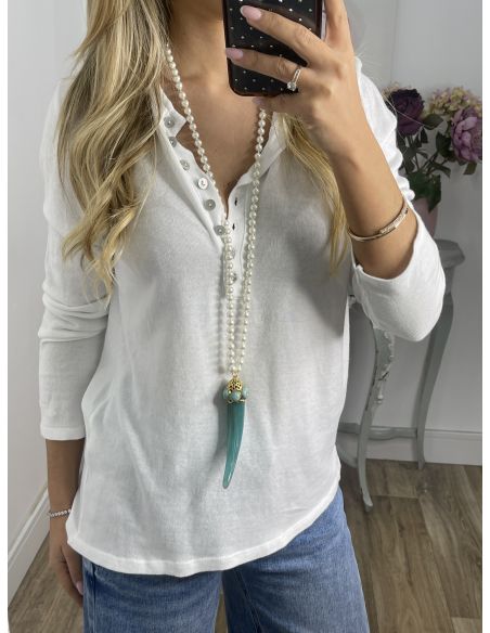 Colgante largo de perlas con colmillo verde