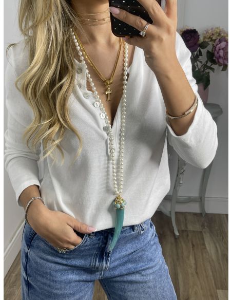 Colgante largo de perlas con colmillo verde