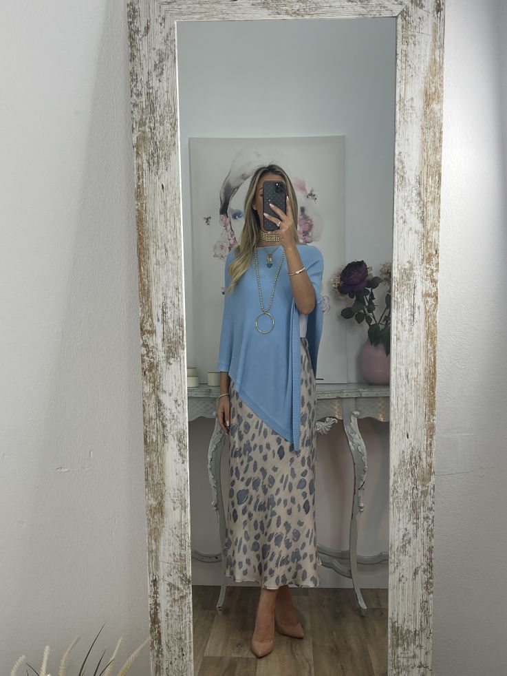 Poncho de punto azul