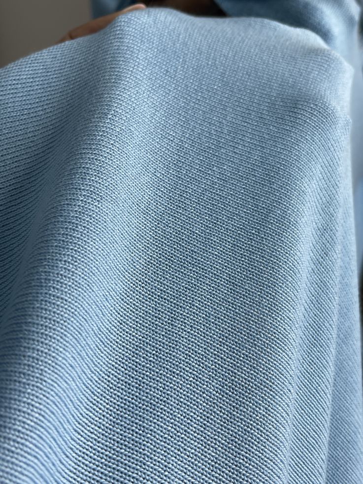 Poncho de punto azul