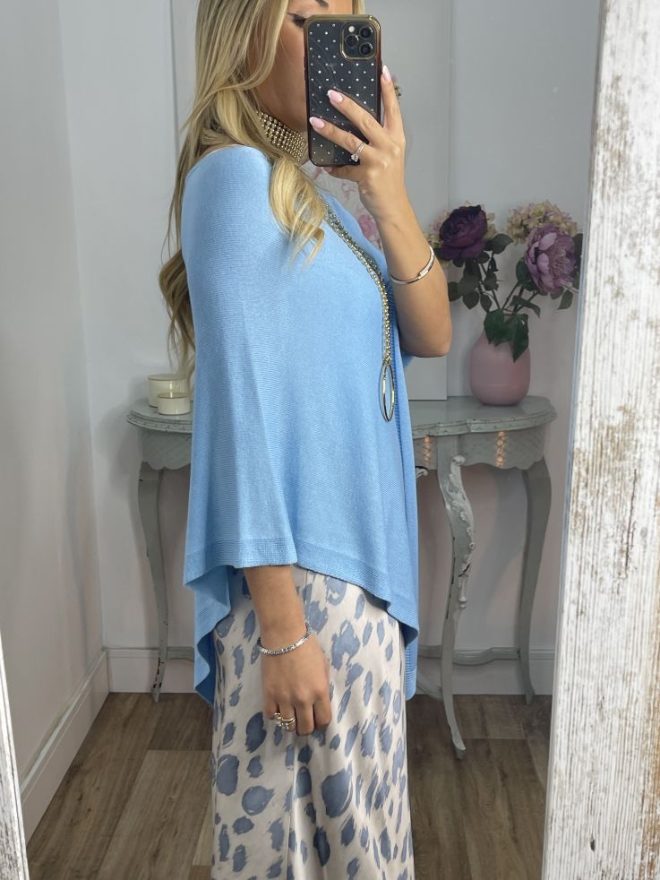 Poncho de punto azul