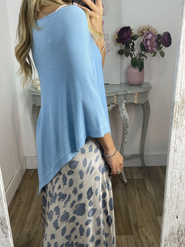 Poncho de punto azul